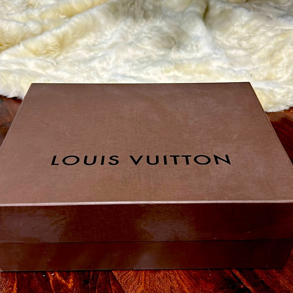 Men LV slides chocolate size 9B worn